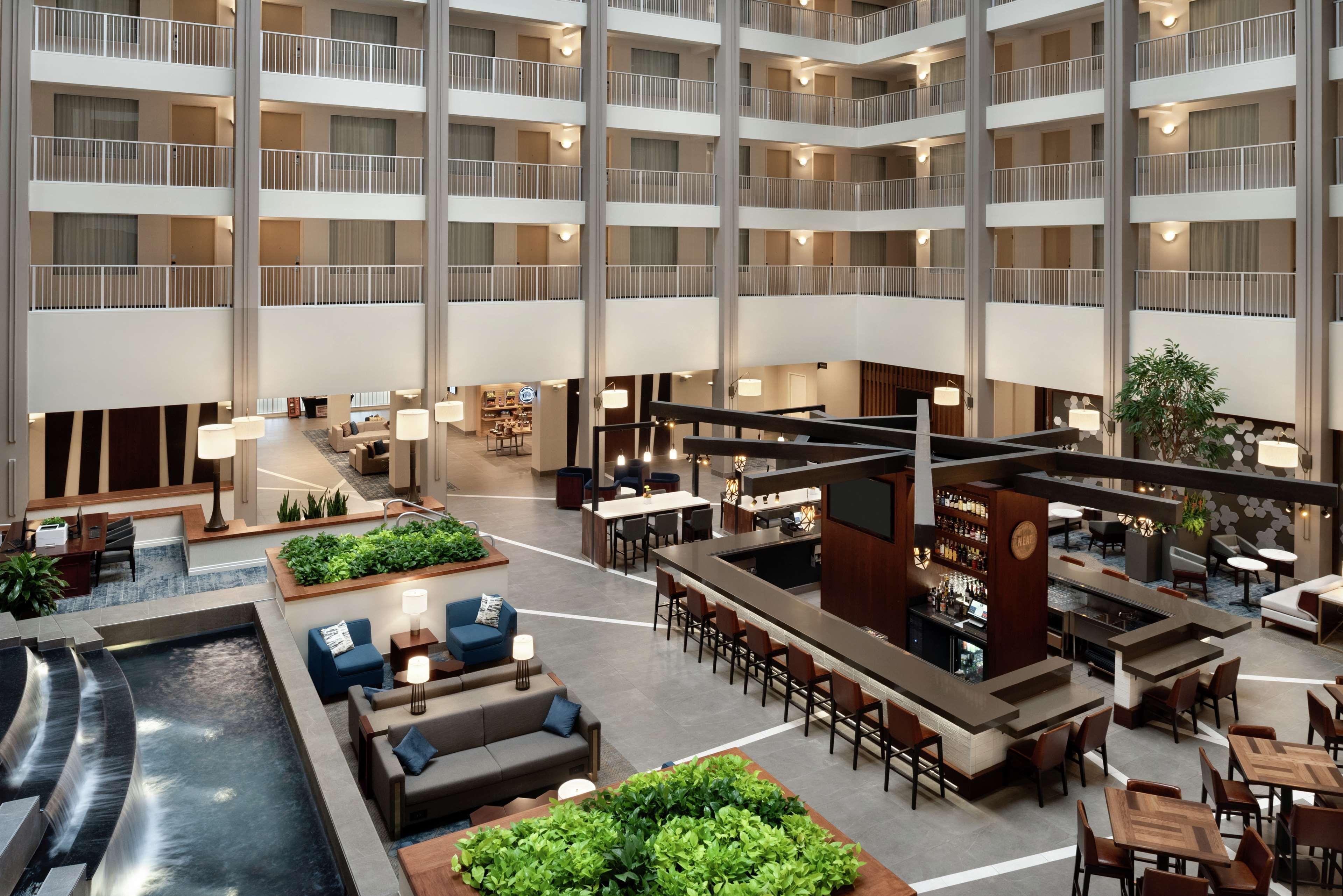 Embassy Suites Cincinnati - Rivercenter Covington Eksteriør billede