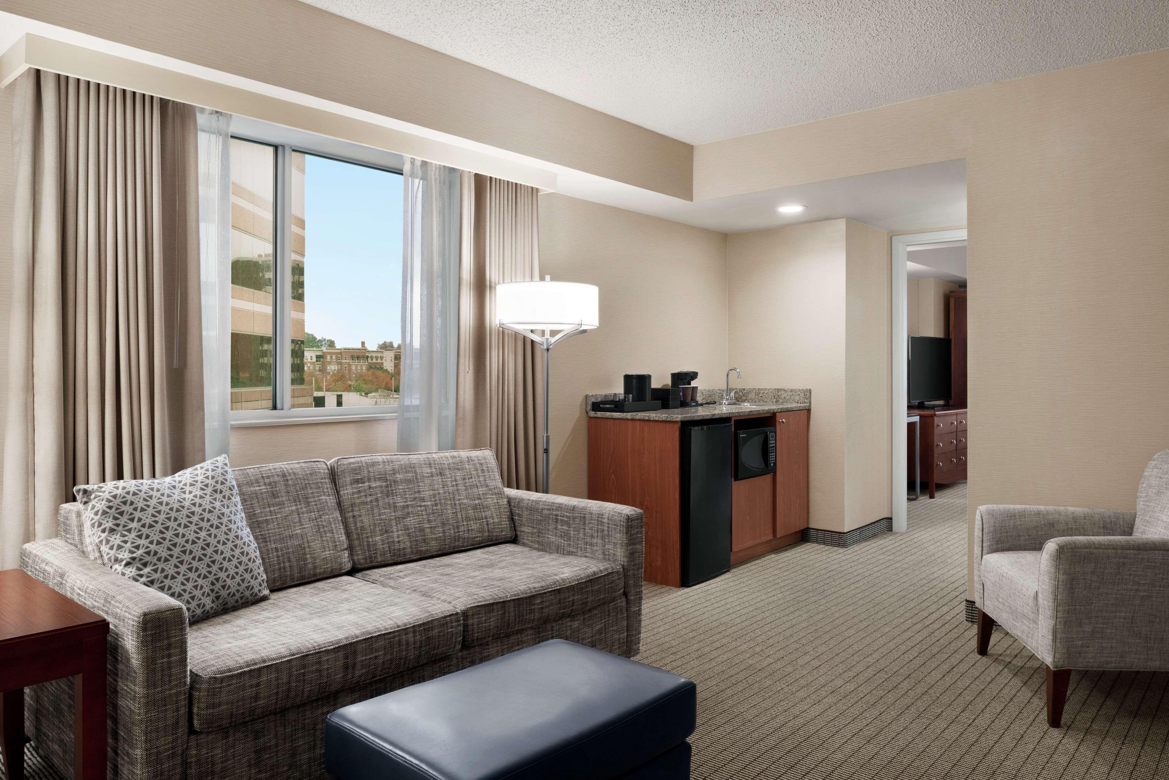 Embassy Suites Cincinnati - Rivercenter Covington Eksteriør billede