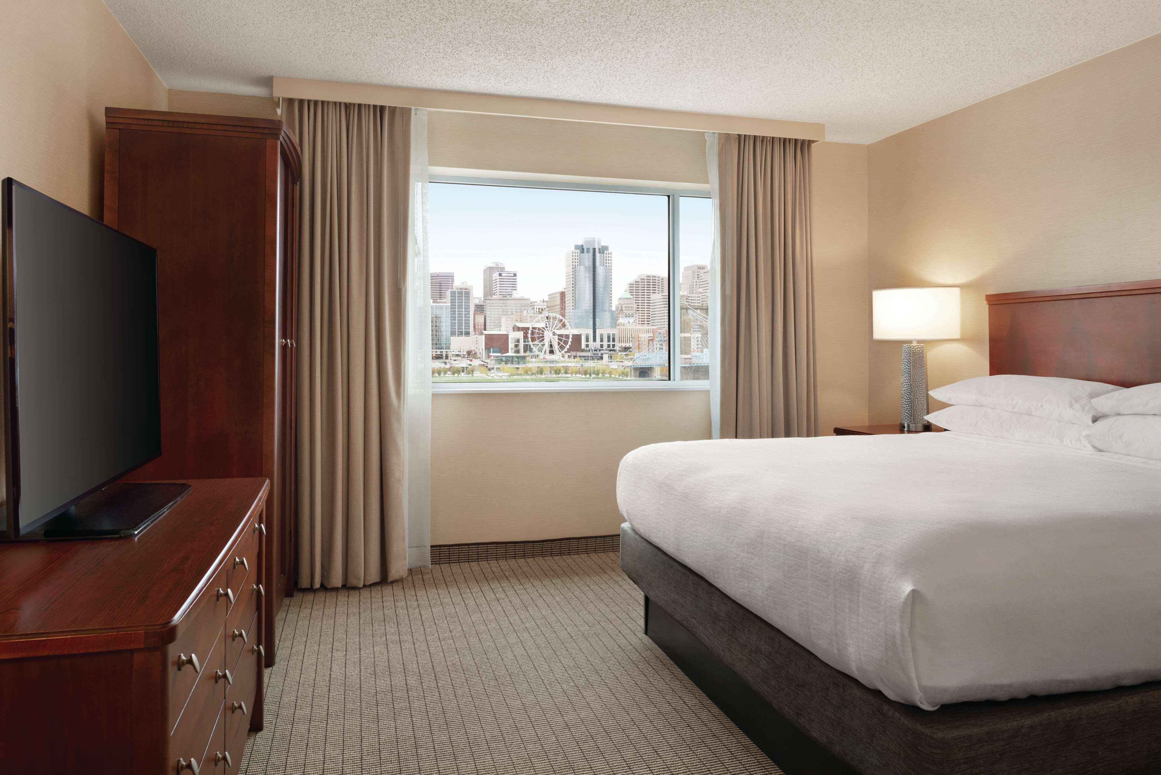 Embassy Suites Cincinnati - Rivercenter Covington Eksteriør billede