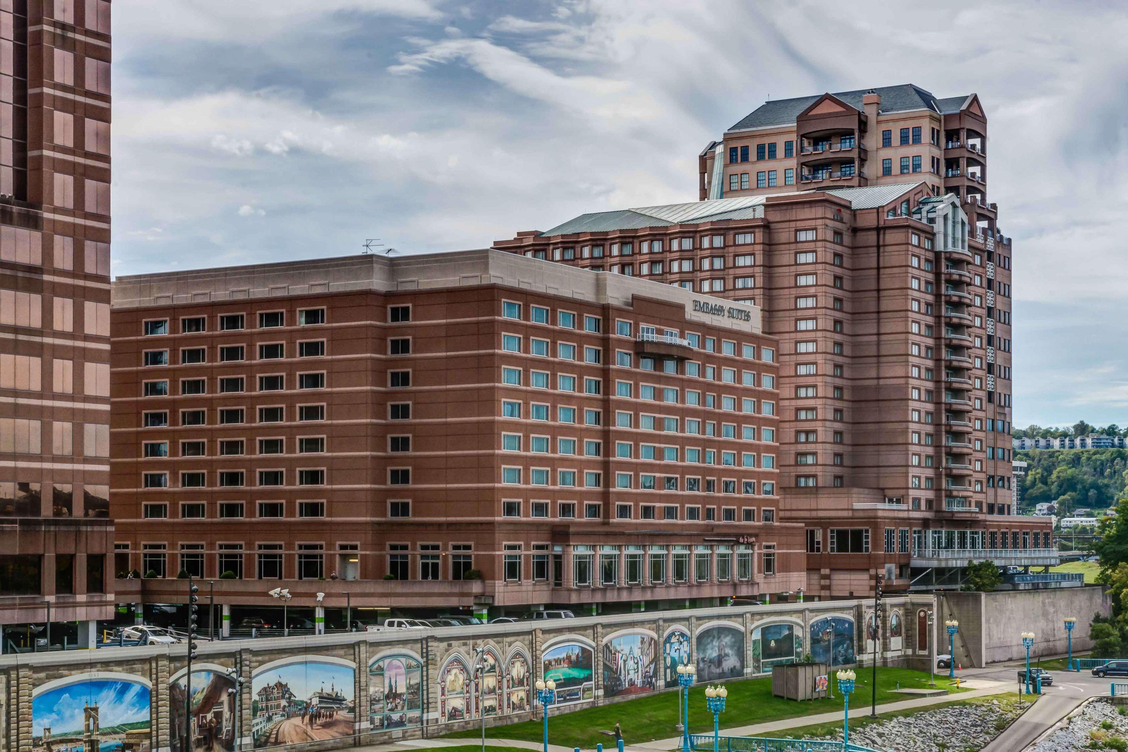 Embassy Suites Cincinnati - Rivercenter Covington Eksteriør billede