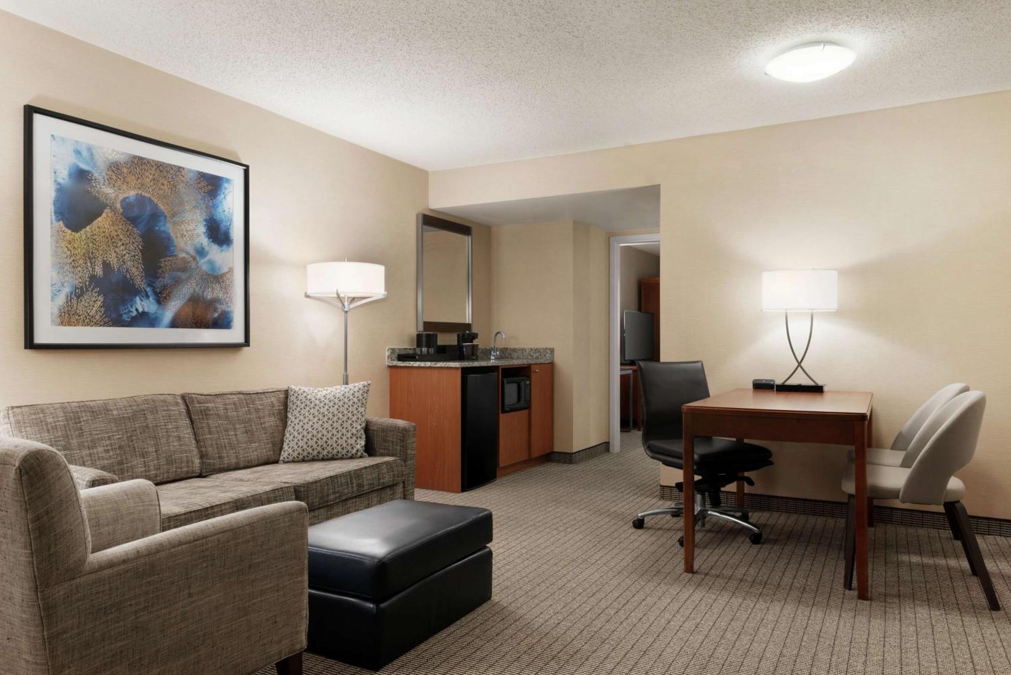 Embassy Suites Cincinnati - Rivercenter Covington Eksteriør billede