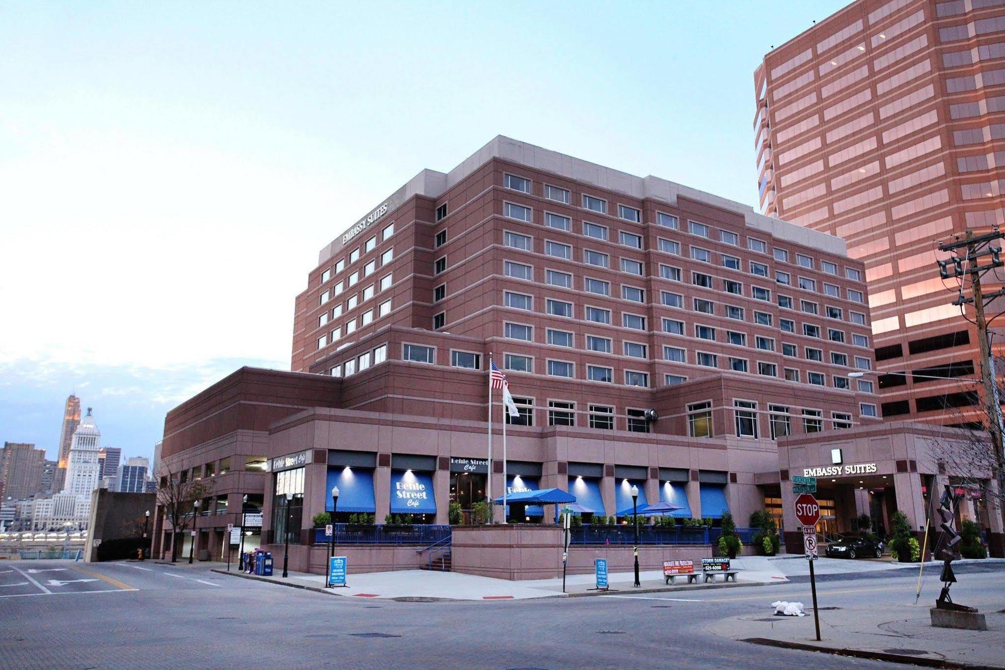 Embassy Suites Cincinnati - Rivercenter Covington Eksteriør billede